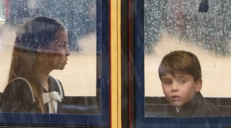 Prince Louis silences his sister Princess Charlotte with "Trooping the Colour".