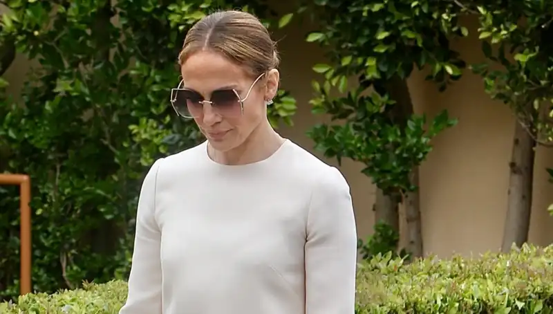 Jennifer Lopez's white graduation dress and matching Birkin exude country club energy