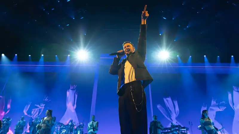 Justin Timberlake Addresses His Recent DWI Arrest during Chicago's "Forget Tomorrow World Tour" show