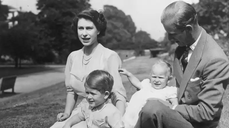 Private Letter from the Late Queen Elizabeth to Former Midwife to be Auctioned, Detailing Her Life as Mother to Charles and Anne