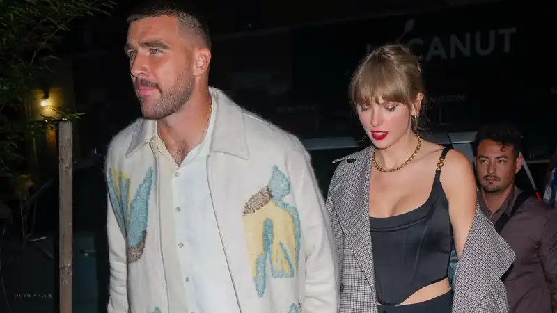 Travis Kells points out the moment he felt he "started to really like" his girlfriend Taylor Swift.