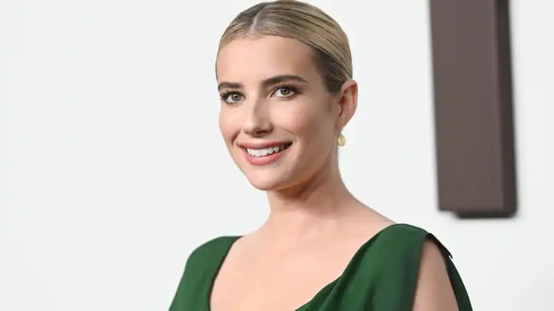 Emma Roberts no longer dating actor