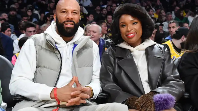 Common hints at possible engagement to Jennifer Hudson