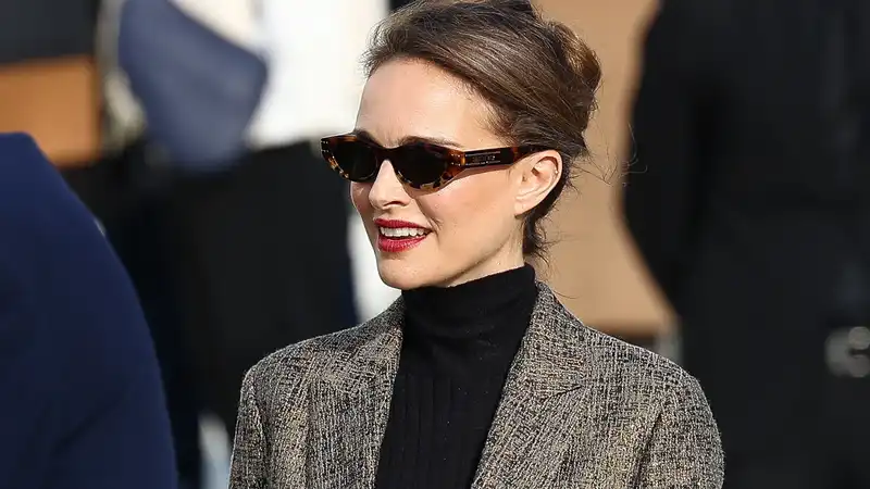 Natalie Portman, what unexpected job would you like to do if acting doesn't work out?