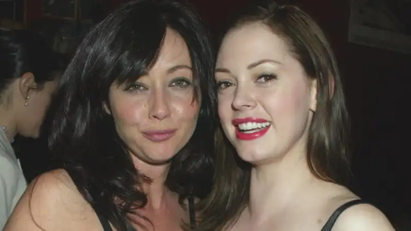 Rose McGowan Mourns “Our Sister” Shannen Doherty: “This Woman Fought to Live