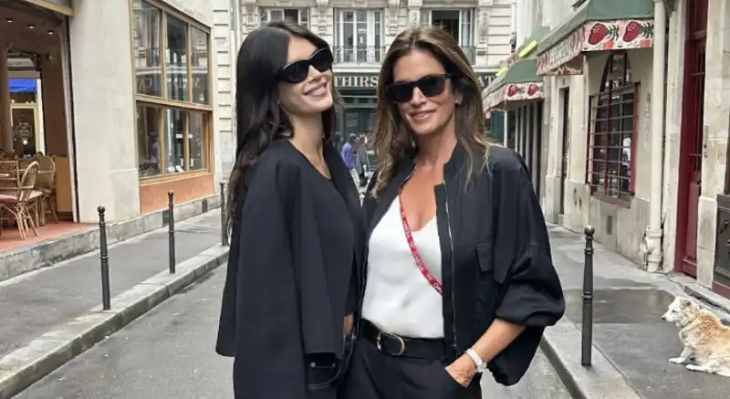 Kaia Gerber and Cindy Crawford bring a mother-daughter showdown to the Paris Olympics.