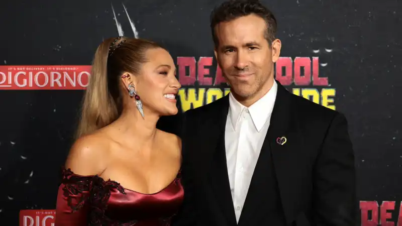 Ryan Reynolds introduces NSYNC members and Blake Lively's “Dream Come True”