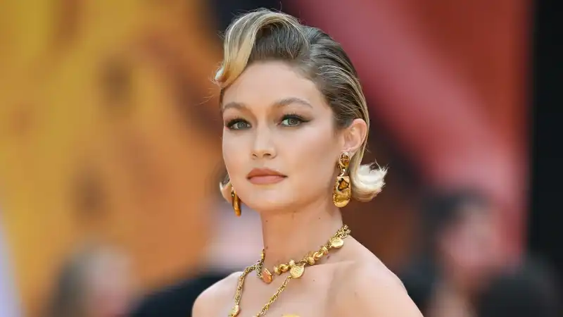 Gigi Hadid Tries the Side-Bang Trend at the “Deadpool & Wolverine” Premiere