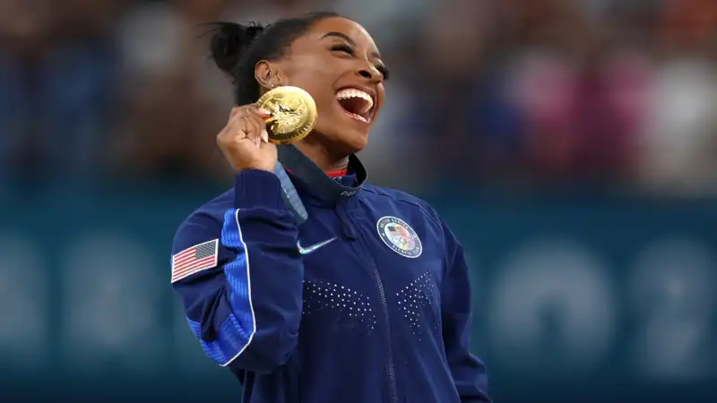 Simone Biles and Jonathan Owens, not forcing their future children to play sports.