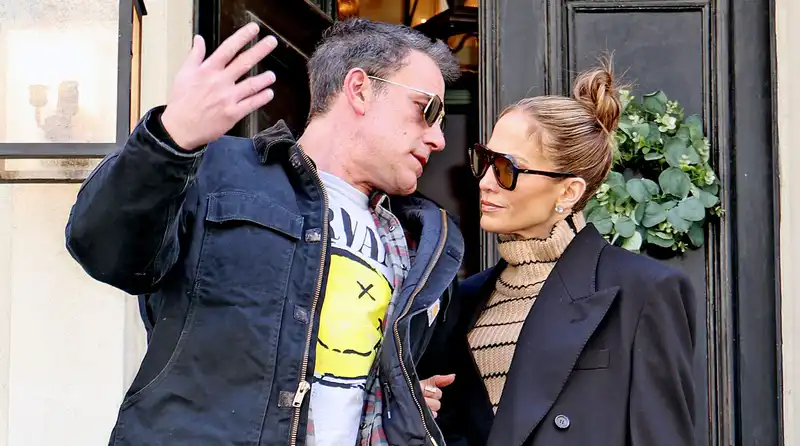 Jennifer Lopez requests to remove “Affleck” from her last name.