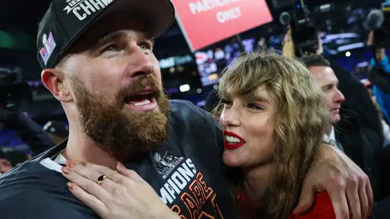 Patrick Mahomes Says Taylor Swift 'Draws Play' for Girlfriend Travis Kelce's NFL Team