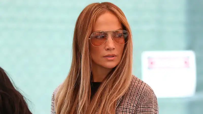 Jennifer Lopez reportedly wants an “image makeover” after her divorce from Ben Affleck.