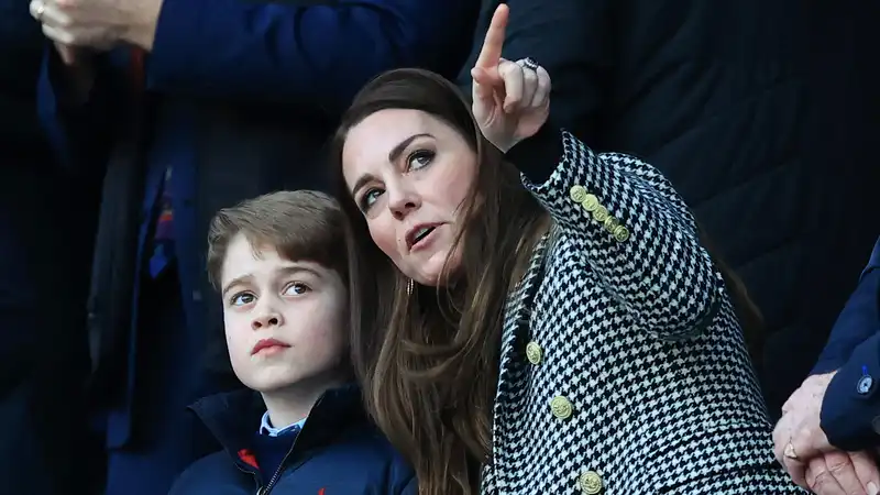 Princess Kate “slowly preparing” Prince George for future king.