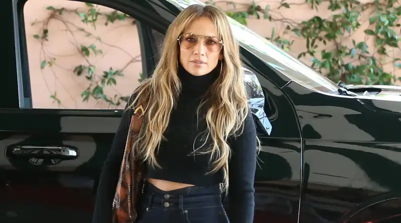 Jennifer Lopez reunites with Ben Affleck at Revenge Crop Top.