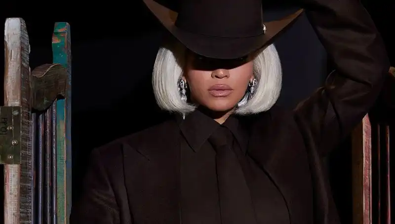 Beyonce Chops Platinum's “Cowboy Carter” Wave on Icy Blonde Bob