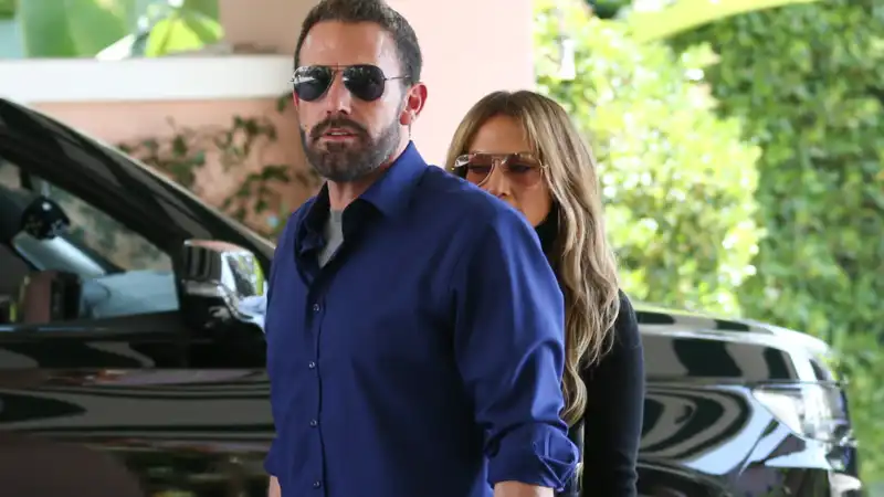 Jennifer Lopez and Ben Affleck reaffirm their “team awesomeness” at a recent reunion.