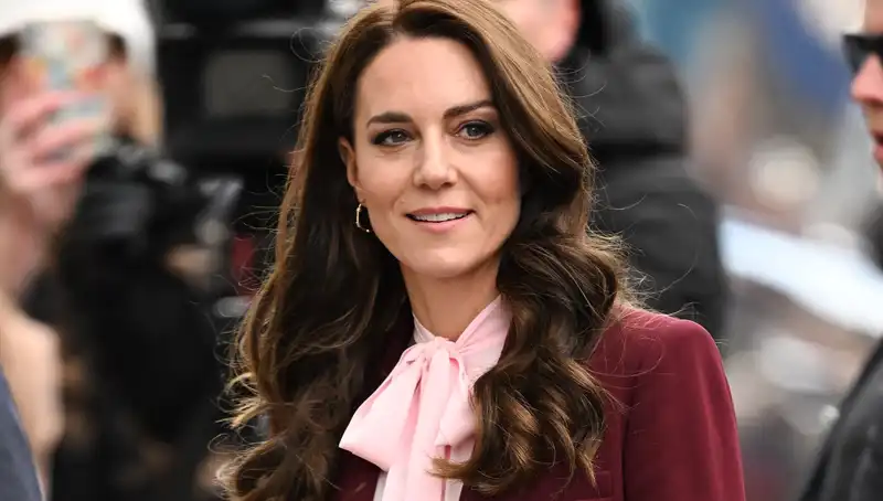 Princess Kate makes a rare appearance in a burgundy suit, a trend for fall 2024