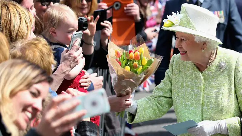 A former aide to the late Queen Elizabeth reveals new information about the “shyness” of the royal family.