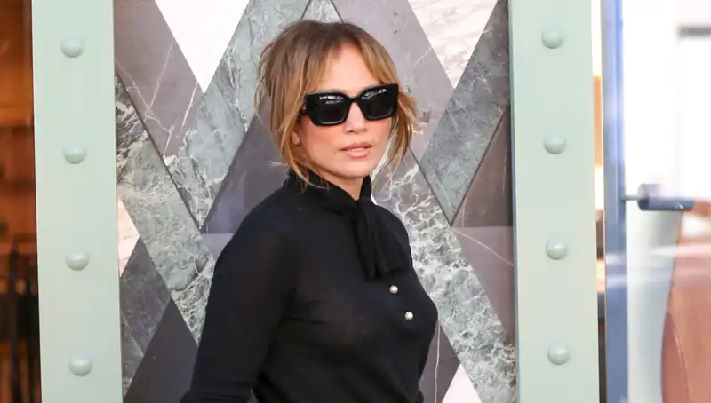 Jennifer Lopez dresses down her precious Hermes Birkin bag with relaxed fall denim trend