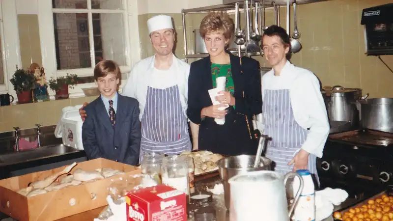 Prince William shares childhood photo with Princess Diana