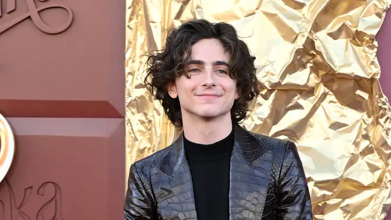 Timothée Chalamet crashes look-alike contest