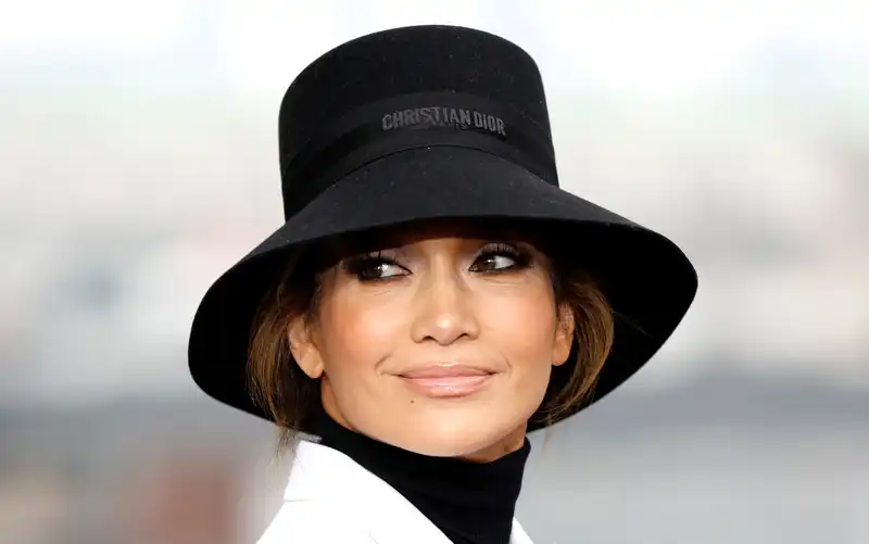 Jennifer Lopez Match Modern Mannequin Manicure to Princess Diana's Codes