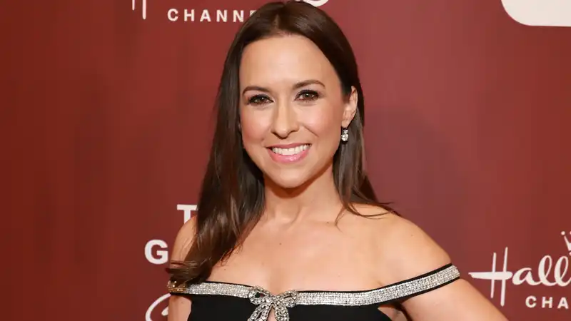 Lacey Chabert reacts to Ageist's "Old Talent" comment