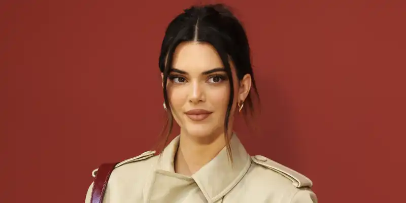 Kendall Jenner has copied the casual and cool styling of Hailey Bieber's leather Bomber jacket trend