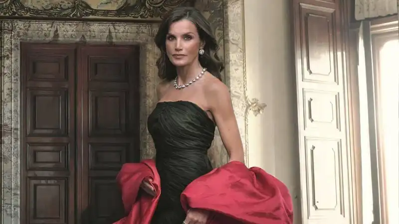 Queen Letizia takes a move from the screenplay of Queen Elizabeth in a spectacular new Annie Leibovitz portrait