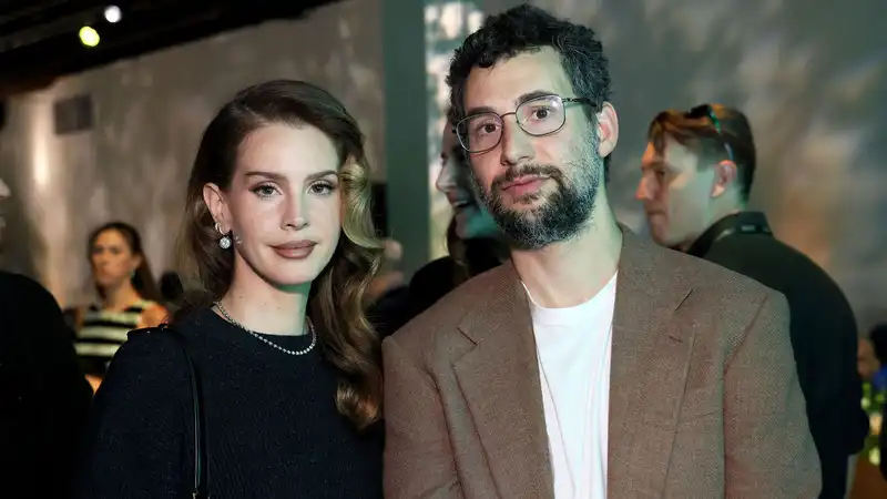 Lana del Rey says that the love of Jack Antonoff and Margaret Qualley influenced her marriage