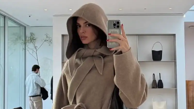 Kendall Jenner Test Drives the Cozy Minimalist Scarf Coat Trend in Winter with $8,900 Coat