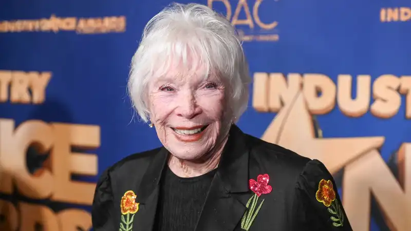 Shirley MacLaine told Billy Eichner the secret to a long life.