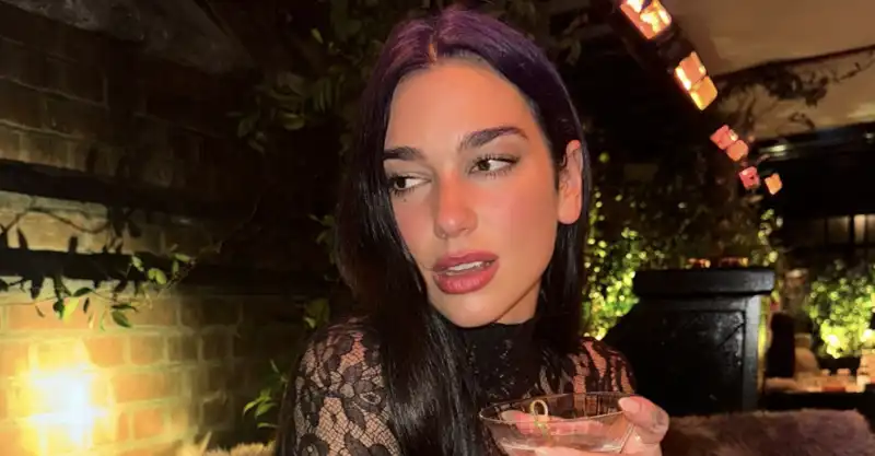 Dua Lipa puts a diamond ring on his finger as if to acknowledge his engagement to Callum Turner.